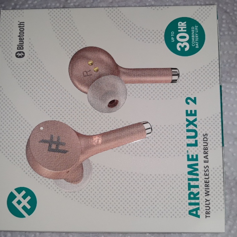 NWT WIRELESS EAR BUDS with color metallic pink compact charging case AIR Pod NEW